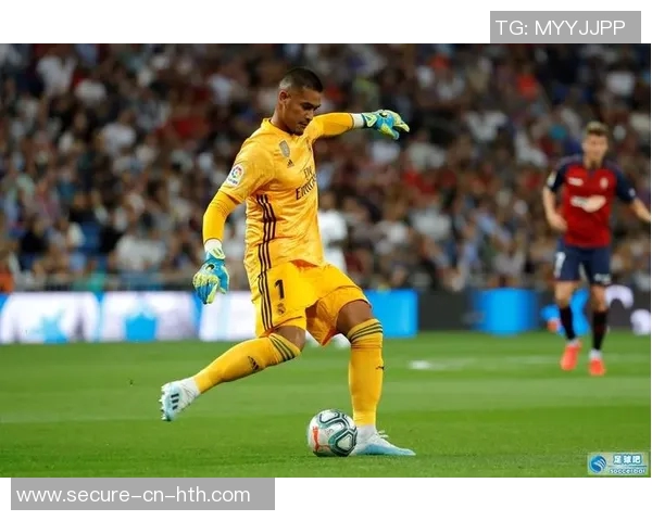 天下足球特别企划明星球员客串门将挑战赛精彩回顾与幕后故事分享 天下足球特别企划明星球员客串门将挑战赛精彩回顾与幕后故事分享