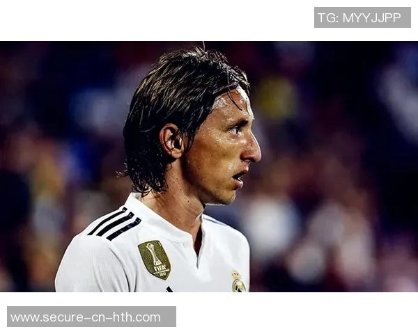 实况足球中莫德里奇的精彩表现与战术分析探讨 实况足球中莫德里奇的精彩表现与战术分析探讨